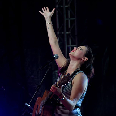Fotos do Show da cantora Tiê - SP na CIENTEC 2013